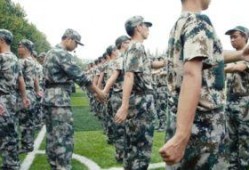 最新军训爆料新闻报道稿,揭秘校园军营生活精彩瞬间
